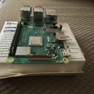 Raspberry Pi 3B+ 3 B Plus 1 GB Ram Bluetooth 4.2 Computer Cortex-A53 New - Picture 1 of 6
