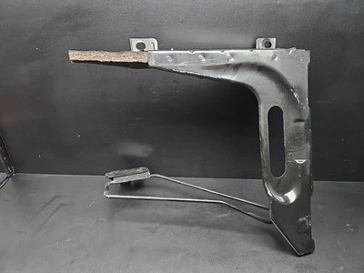 07-09 Soporte de guardabarros Saturn Sky superior derecho lado del pasajero OEM Foto 1 de 4