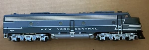 HO Scale New York Central 4070 Locomotive BZ - Picture 1 of 2