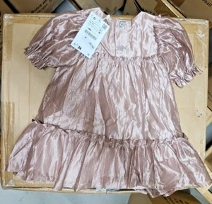 ZARA 12-18 Monate Mädchen Mode Knopfleiste Kleid Flügelärmel Plissee unten - Bild 1 von 3