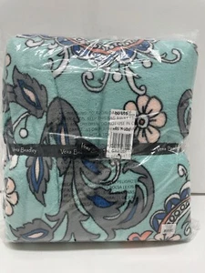 NWT Vera Bradley Throw Blanket in Fan Flowers - Picture 1 of 1