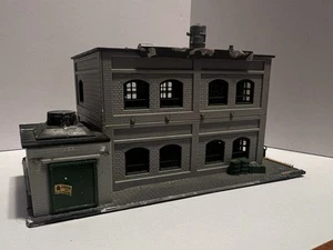 N Gauge - FACTORY - Weathered Nicely. Solid Piece-Vintage- Ready For Light Kit - Picture 1 of 7