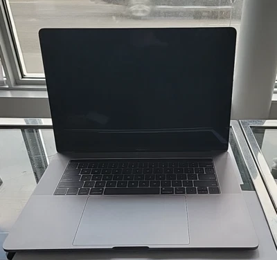 Apple MB Pro A1990 15" (2019) i7 2.6GHz 630 1536MB 32GB 256GB PRO  Touchbar/ID - Image 1 of 4