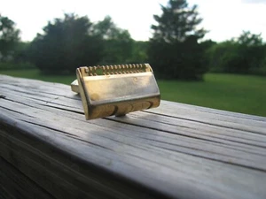 Ever-Ready "Pat Applied For" Shovel Head Flip Open Gold Tone SE Safety Razor   - Picture 1 of 10