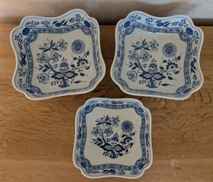 Hutschenreuther 3 Schalen Maria Theresia Zwiebelmuster blau - Picture 1 of 2