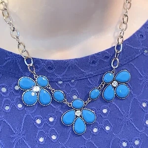 Brand New J.CREW Turquoise Polished Stone Silver Flower Statement Necklace ๐200 - Picture 1 of 4
