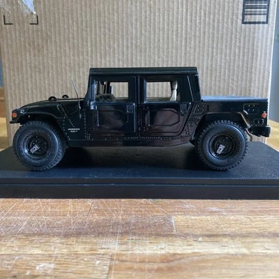 MAISTO Special Edition Hummer Hard Top Black 1:18 Scale Diecast  - Image 1 of 4