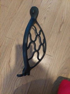 Antikes Singer Tret Nähmaschine Basisteil Schwungrad Gürtel Kleiderschutz Abdeckung - Bild 1 von 2