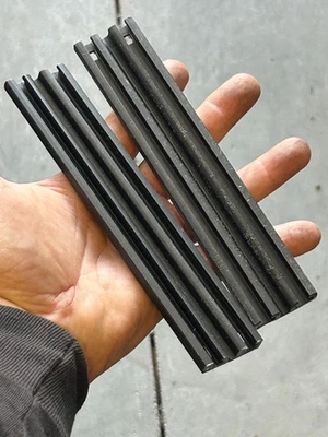 2 peças dobradiça BMW F 650 ST R 65 R 80 original 46542300039 - - Imagem 1 de 2