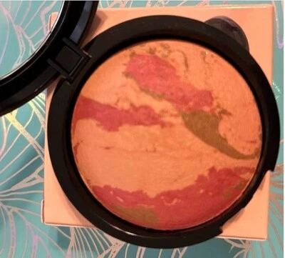 Laura Geller Baked Blush-N-Bronze 2 in 1 in TROPICAL BRONZE w/Natural Finish NIB - Image 1 of 4