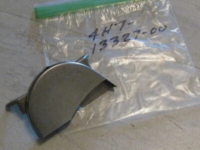 YAMAHA XJ900/XJ750/XJ700/XJ650 OIL PUMP GEAR COVER NOS! - Image 1 of 2