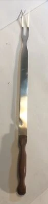 "Utensilio de tenedor de carne con mango de madera marrón largo Cutco 21""" Foto 1 de 4