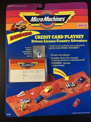 Vintage GALOOB MICRO MACHINES - Drivers License Credit Card Playset MOC NEW - Immagine 1 di 2