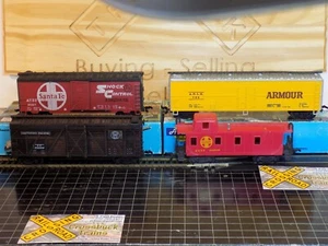 HO Set/4 40' Boxcar, 40' Stock Car, 50' Mech Reefer, Steel Caboose (112908) - Picture 1 of 6