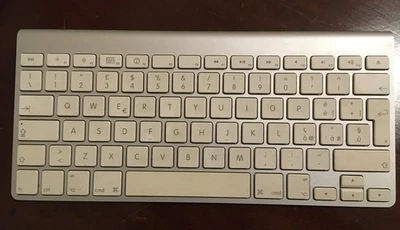 Apple Magic Tastiera Argenta (MLA22T/A) - Layout Italiano - Immagine 1 di 4