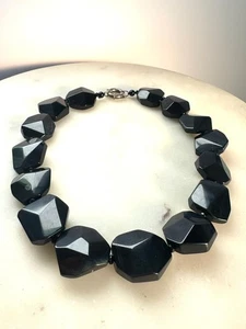 Collar Victoriano Luto Jet - Cuentas Facetadas, Re-Encordado, Ajuste de Collar - Imagen 1 de 3
