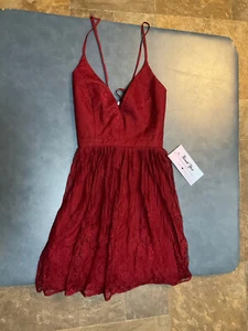 Minuet Women’s M Lace Spaghetti Strap Lined Maroon Cocktail Party Dress NWT - Picture 1 of 7