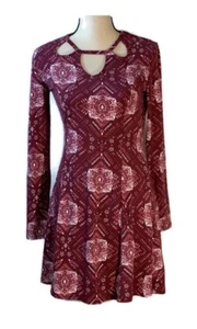 MUDD Burgundy Fit & Flare Long Sleeve Cut Out Neck Pullover Dress Women's Size M - Picture 1 of 8
