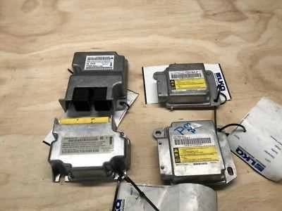 Módulo de control de bolsa de aire Toyota Matrix 2009-2010 OEM LKQ Foto 1 de 4