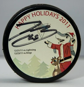 Disco de hockey autografiado Frazer McLaren San Jose Sharks Happy Holidays 2011 #68 - Imagen 1 de 2