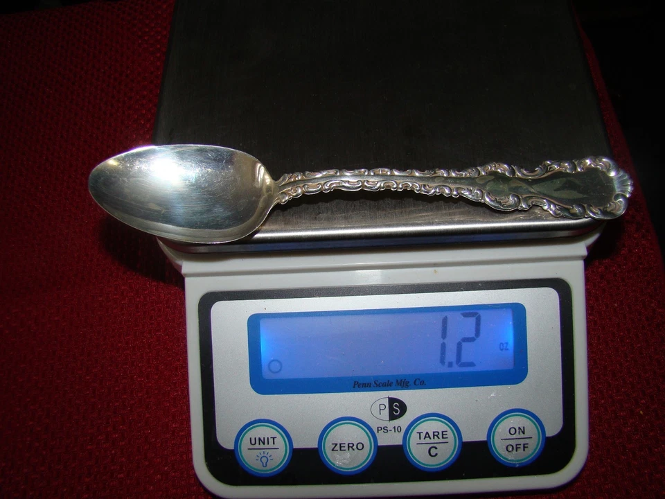 CUCHARA DE POSTRE SOPA OVALADA LOUIS XV PLATA ESTERLINA WHITING SIN MONOGRAMA  Foto 1 de 1