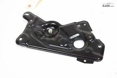 Suporte de montagem regulador de janela porta traseira direita BMW 428I XDRIVE F36 2015-16 FABRICANTE DE EQUIPAMENTO ORIGINAL - Imagem 1 de 3