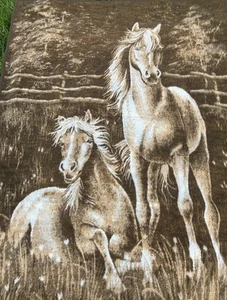"Manta Acrílica Vintage Caballos Caballo Mustang Alemania 56"" X 74"" Marrón Crema" - Imagen 1 de 12