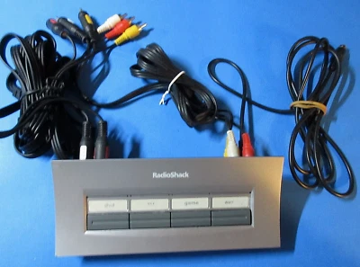 Radio Shack 15-1983 4-Way Audio/Video Selector w 2 Cables + S-Video - Image 1 of 4