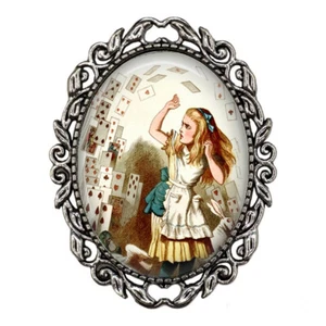 Broche Top de Vidrio Alicia en el País de las Maravillas Hecho a Mano Fantasía Foto Joyería - Imagen 1 de 4