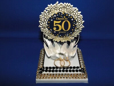 Novo 50º Aniversário de Casamento Caketopper com Pássaros do Amor em Ouro/Preto #26 - Imagem 1 de 4