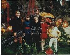 PETER OSTRUM,JULIE DAWN COLE,DENISE NICKERSON & PARIS THEMMEN SIGNED CAST PHOTO