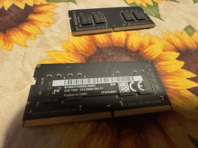 Portátil Micron 16 GB DDR4 RAM PC4-3200AA MHz 1Rx8 MTA16ATF2G64HZ-2G6E1 (2x8 GB) Foto 1 de 3