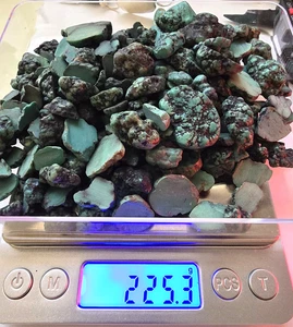 Vintage 1970er rau Nevada Fox natürliche Türkis Nuggets 1126 cts - 225 gms - 8 oz - Bild 1 von 8