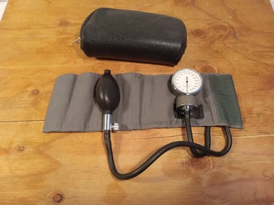 WELCH ALLYN Tycos 血压袖口血压计 儿童尺寸 — 第 1/4 张图片