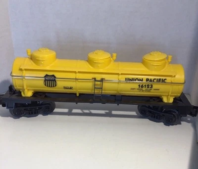 1990s Union Pacific three dome Lionel tank Car #6-16123 - Image 1 of 2