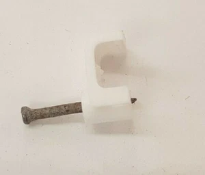 Clips de cable Friulsider -planos. Blanco - Cajas 100 varios tamaños - Imagen 1 de 2