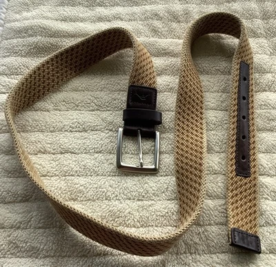 Cinto de couro/lona marrom Tommy Bahama elástico tamanho 40 1-3/8” de largura - Imagem 1 de 4