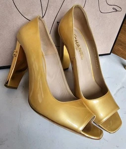 Chanel Yellow Patent Leather Peep Toe Block Heel Pumps Size 40 US 10 CC Logo - Picture 1 of 21