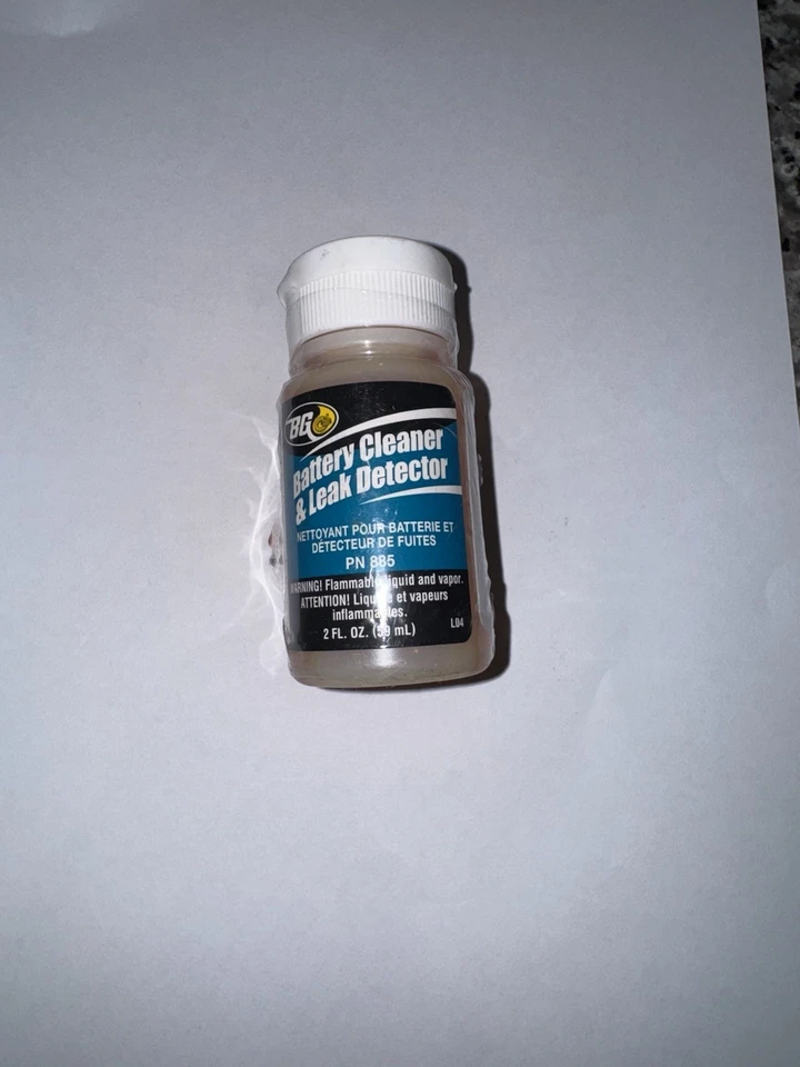 Este limpiador de baterías y detector de fugas BG con almohadillas de protección de terminales  Foto 1 de 2