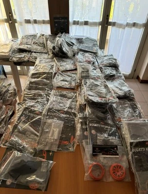 BUGATTI VEYRON 16.4 SUPER SPORT 1/8 Kit 1-120 Non Completo Altaya/deagostini - Immagine 1 di 2