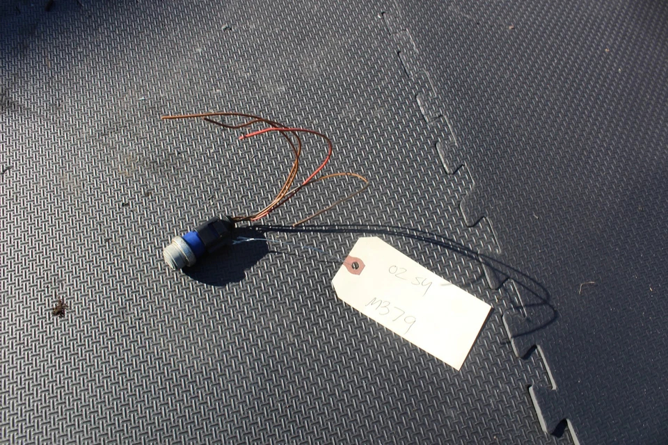 1999-2001 VW VOLKSWAGEN PASSAT PARKTRONIC PARKING SENSOR M379 - Image 1 of 4