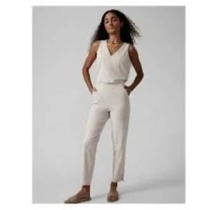 Mono utilitario Athleta Brooklyn mameluco cuello en V cintura elástica pierna recta talla 6 - Imagen 1 de 11