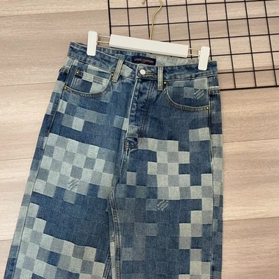 Jeans Louis Vuitton Damoflage Skate SS25 - Tamanho: M - Imagem 1 de 4