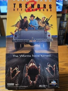 Tremors 2: Aftershocks (VHS, 1996)Horror Super Rare Find Oop  - Imagen 1 de 5