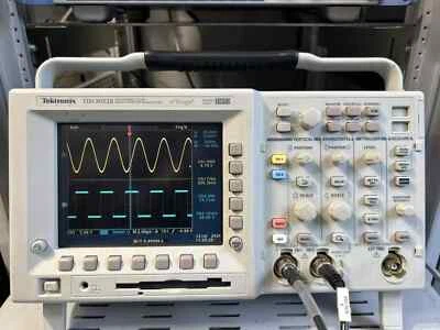 Tektronix TDS3052B 500MHz 2 Channel Colour Oscilloscope 5GS/s with FFT - Image 1 of 4
