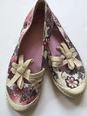 Zapatillas planas florales Esprit talla juvenil 4 nuevas sin caja Foto 1 de 4