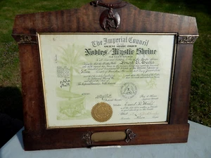 1910 WOOD MASONIC FRAME W/ FRATERNAL SYMBOLS & CERTIFICATE FOR ARABIC SHRINERS - Picture 1 of 15