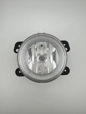Chrysler Dodge Jeep A045048 OEM Fog Light Used - Image 1 of 4