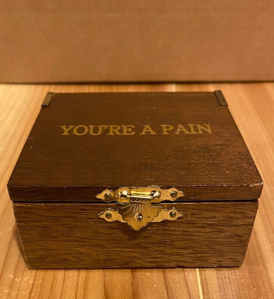Vintage Aspirin Pill Box Medicine Advertisement In Your A Pain Original Wood Box - Изображение 1 из 4