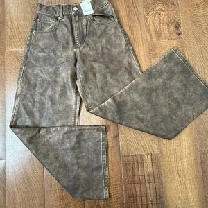 NUEVO Pantalones We The Free People Misha Veganos Marrón Talla 24 Tiro Alto Barril Ancho Nuevos con Etiquetas - Imagen 1 de 10